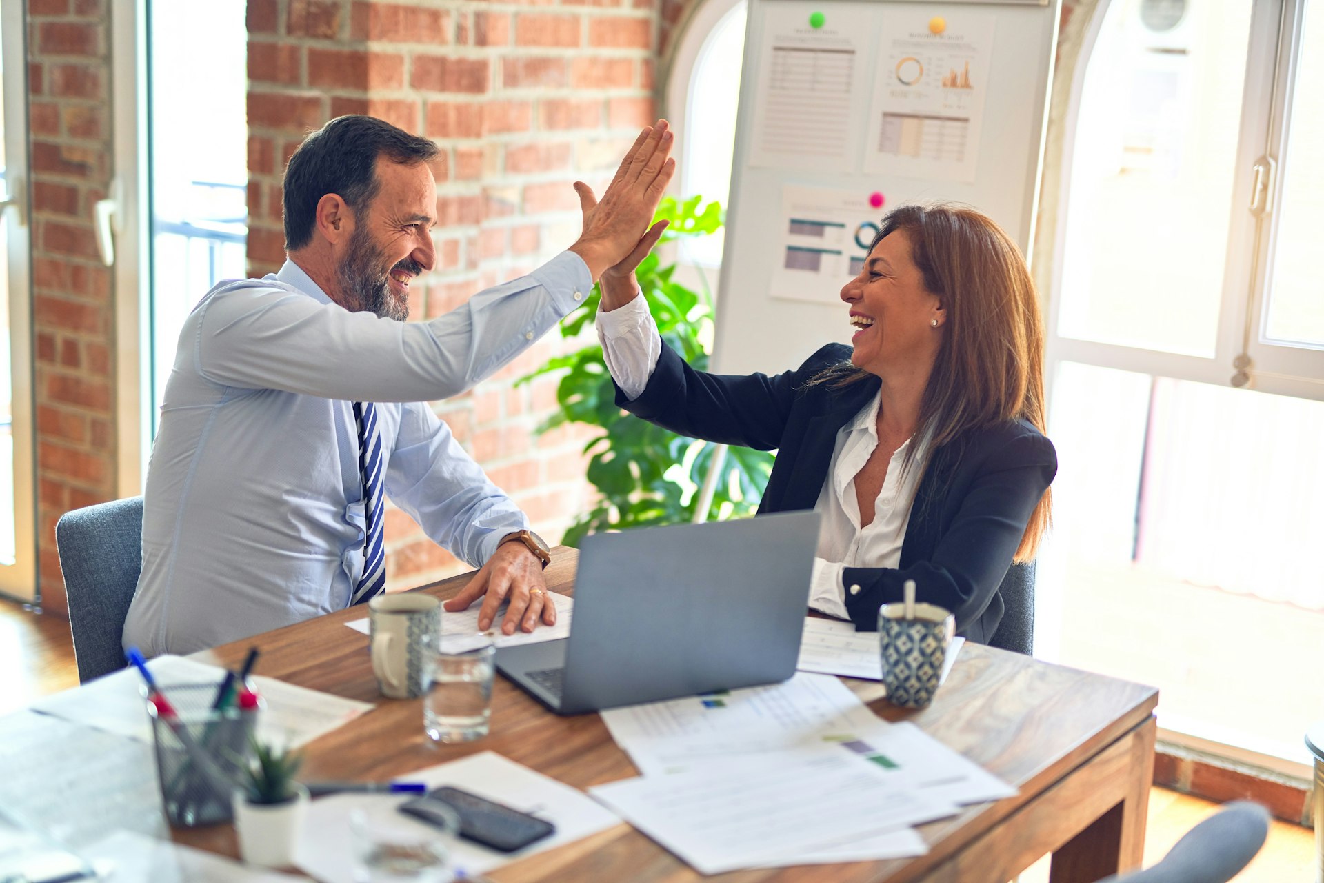 Equipe Consulting R&D en reunion a distance avec un bureau d'etudes francais